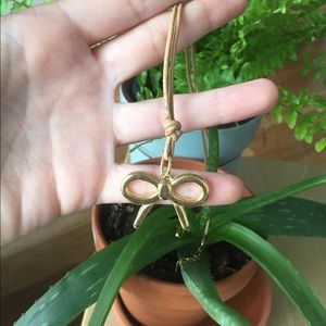 Bow necklace (gold plated)